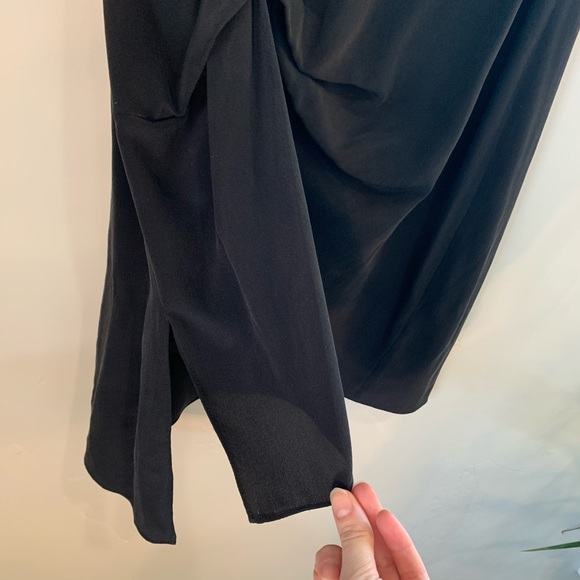 ✨HH Silk Gathered Dress✨ - Picture 8 of 8